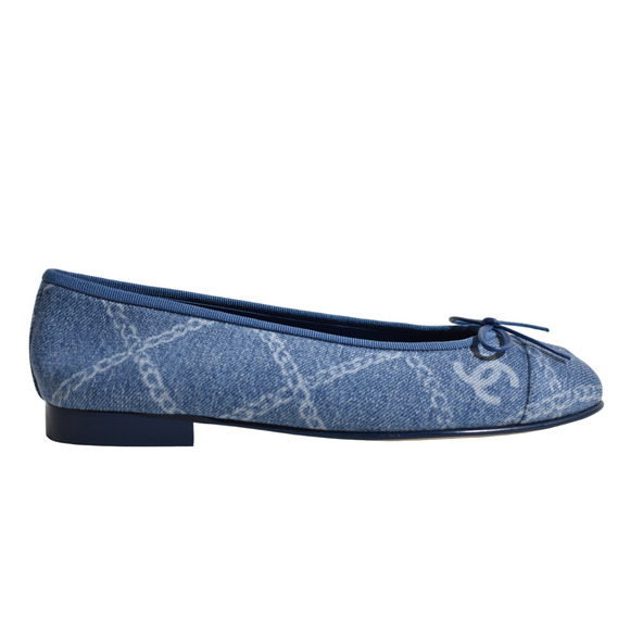 Chanel 23A Printed Denim Blue White CC Logo Bow Tie Ballet Ballerina Flat 37 - Picture 1 of 12